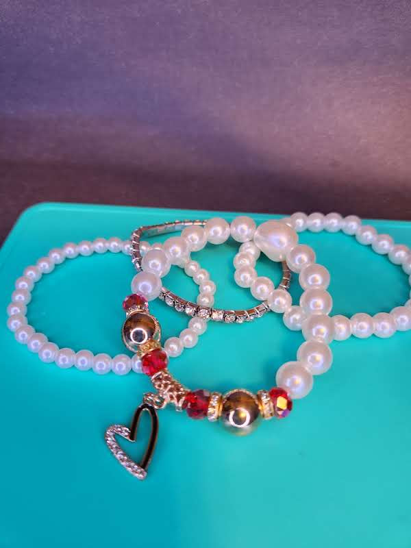 Elegant Pearl Stretch Bracelet Set with Crystal Heart Charm