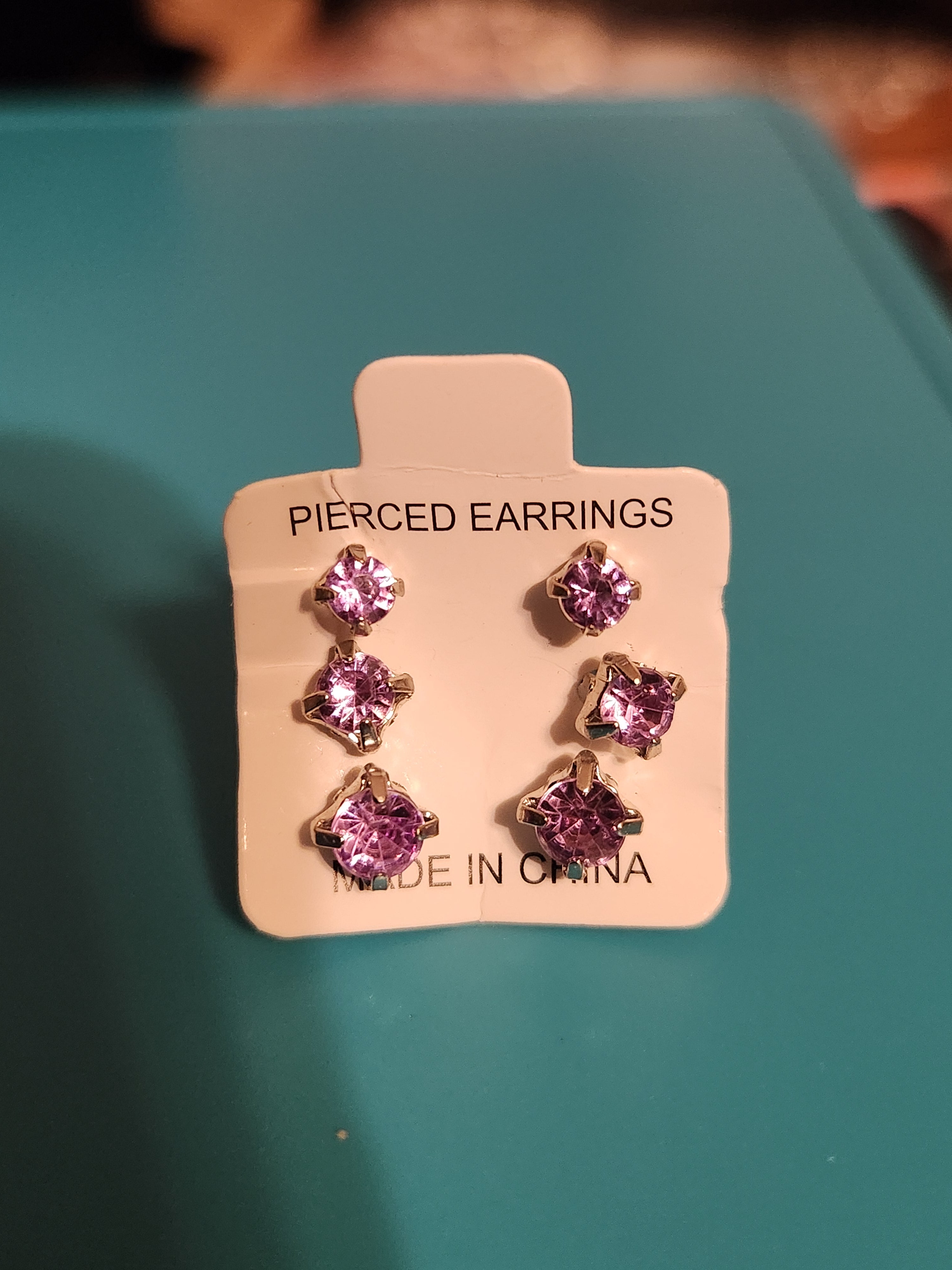 Versatile 3-pair multi-size stud earring set! ▫️◾️🔲
