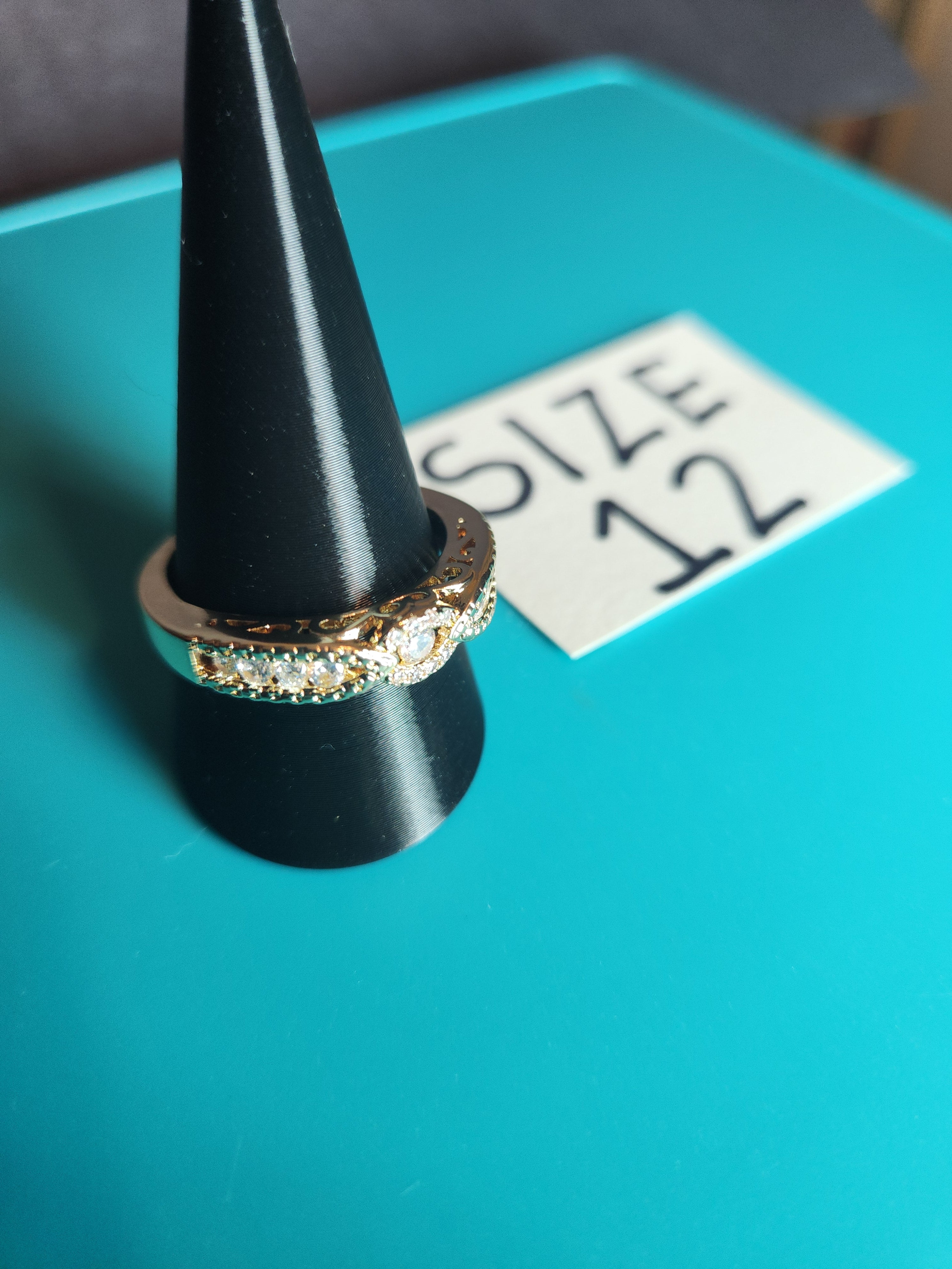 Gold-Tone Stainless Steel Vintage Infinity Band – Size 12