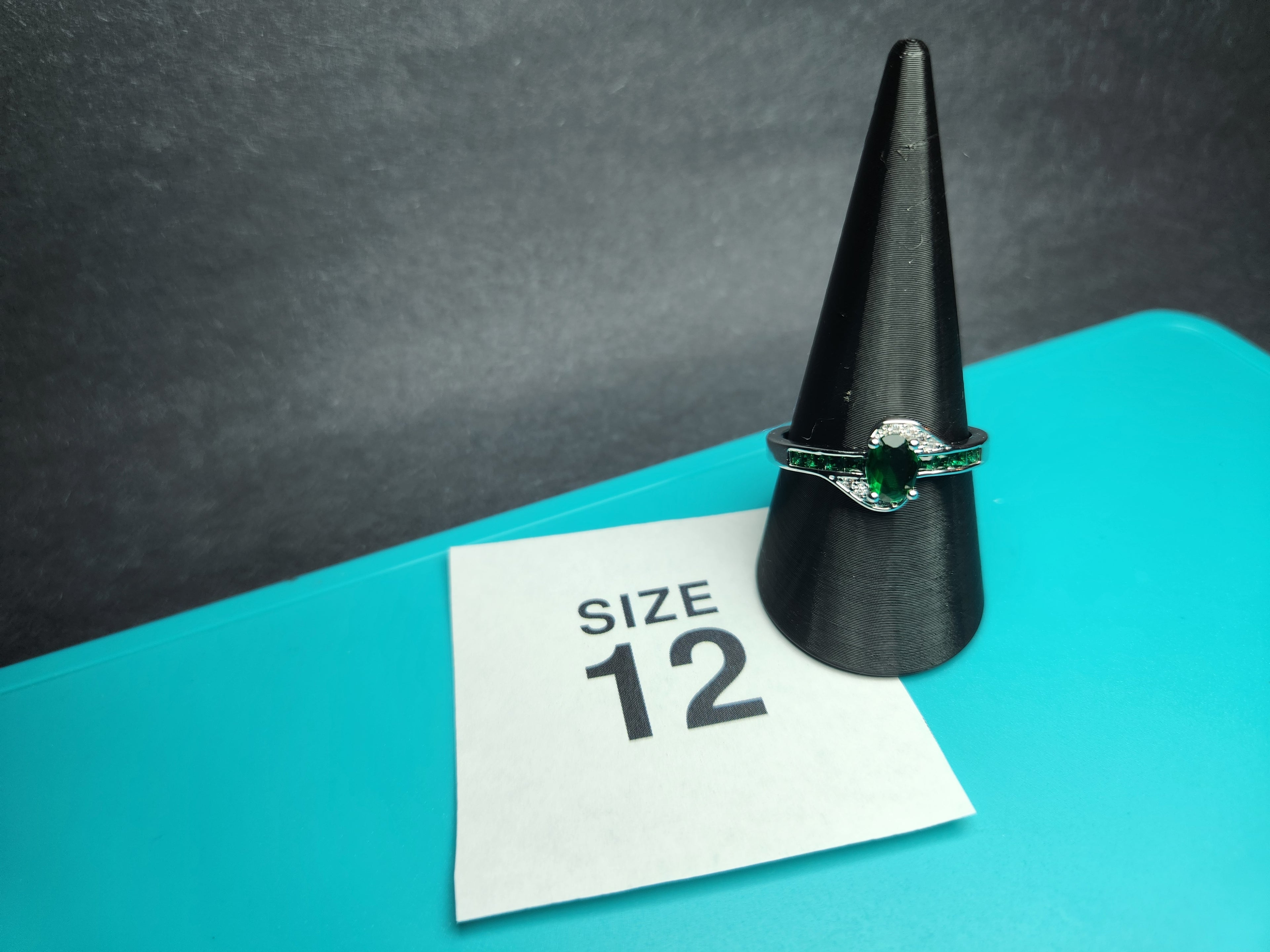 Silver Bypass Oval Emerald Green Crystal Ring Size 12 Stainless Steel Ring
