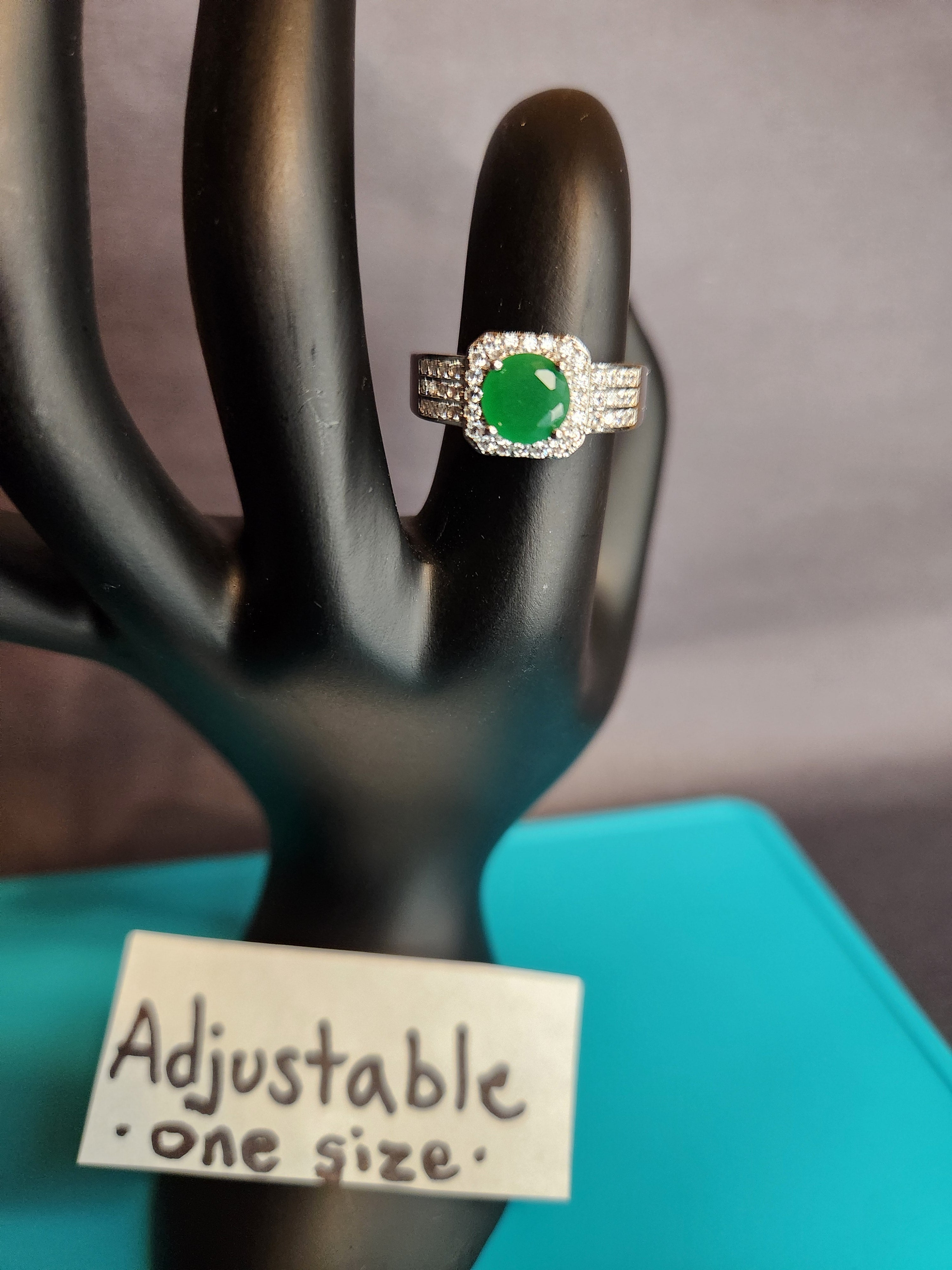 Vivid green square-halo, adjustable size