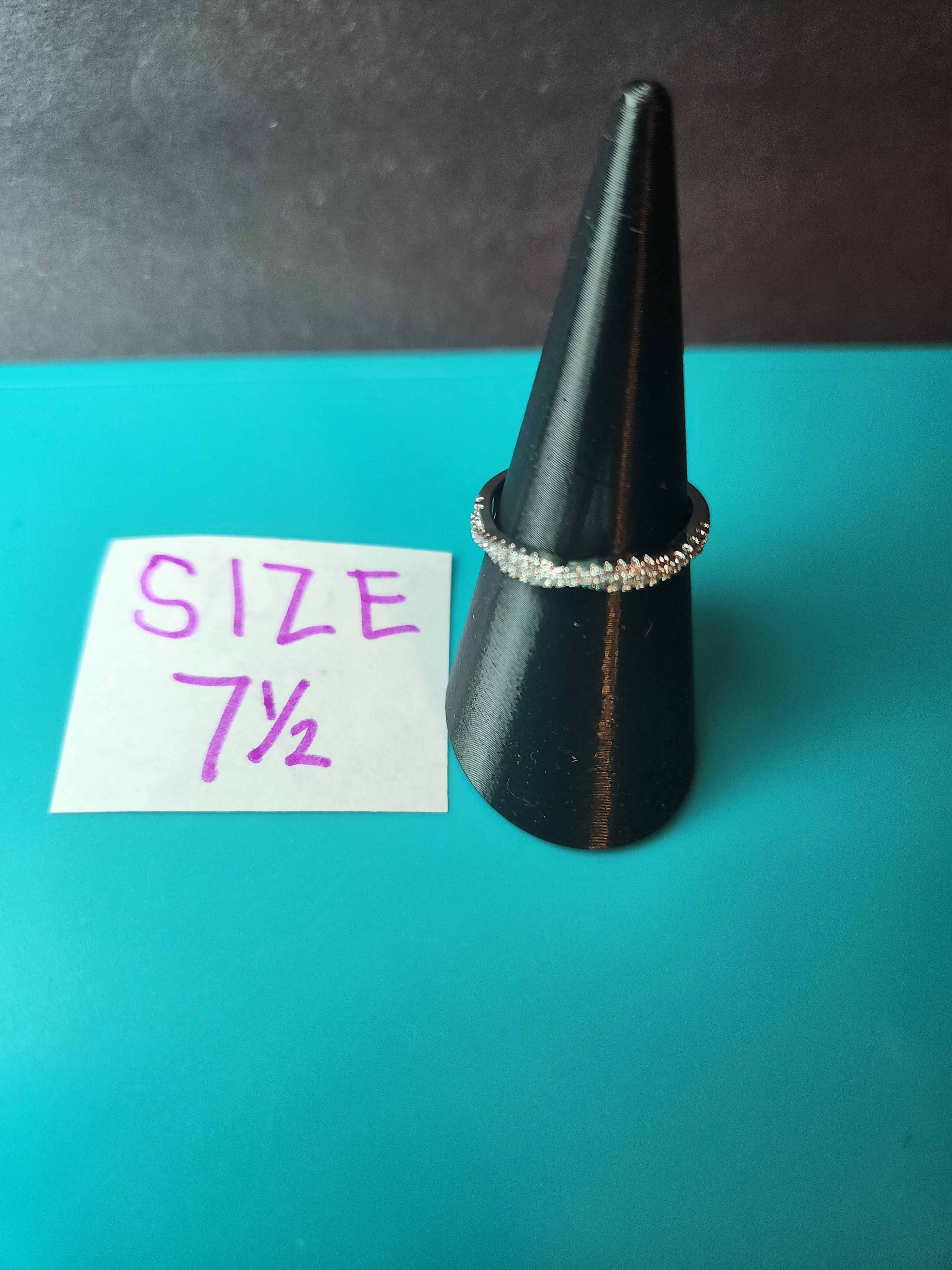Clear Textured Chevron Size 7.5 Stainless Steel
